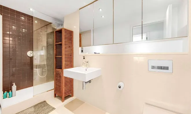 Недвижимость Milliner House, Hortensia Road: 2