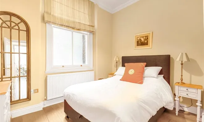 Недвижимость Cathcart Road: 4