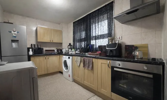 Недвижимость Rufford Tower Lexden Road: 1