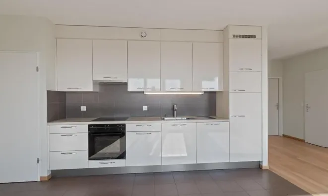 Недвижимость Apartment 4 rooms: 6