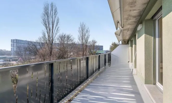 Недвижимость Apartment 4 rooms: 9