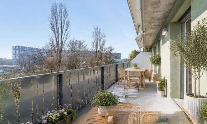 Недвижимость Apartment 4 rooms: 10