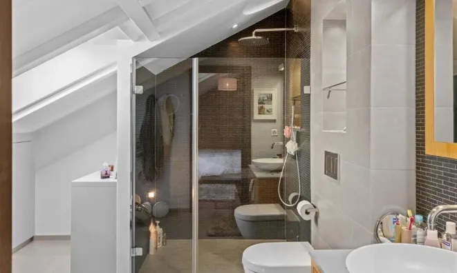 Недвижимость Attic flat 7 rooms: 10