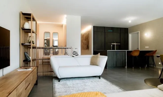Недвижимость Apartment 5 rooms: 2