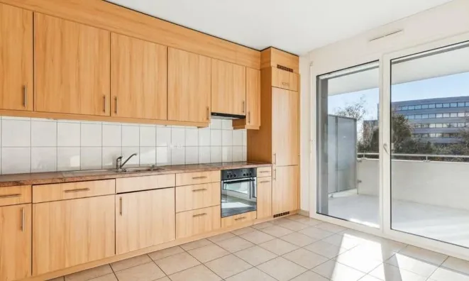 Недвижимость Apartment 5 rooms: 5
