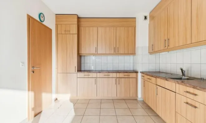 Недвижимость Apartment 5 rooms: 6