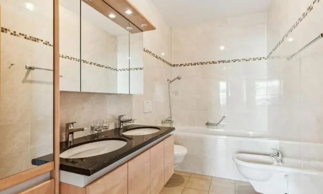 Недвижимость Apartment 5 rooms: 10