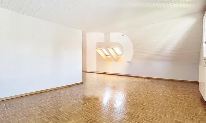 Недвижимость Apartment 5 rooms: 4