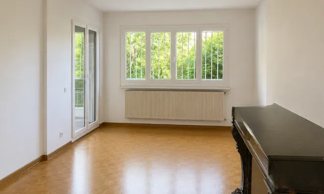 Недвижимость Bifamiliar house 6 rooms: 3