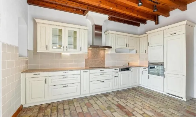 Недвижимость Single house 10 rooms: 8