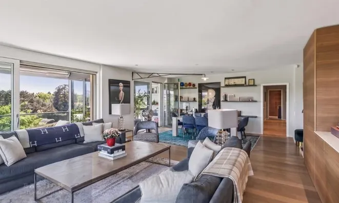 Недвижимость Apartment 5 rooms: 4