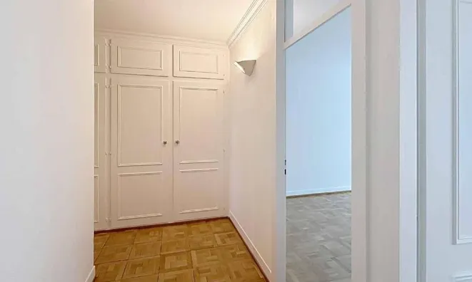 Недвижимость Apartment 4 rooms: 3