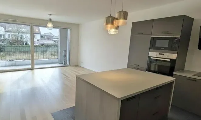 Недвижимость Apartment 4 rooms: 2