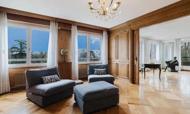 Недвижимость Apartment 8 rooms: 2