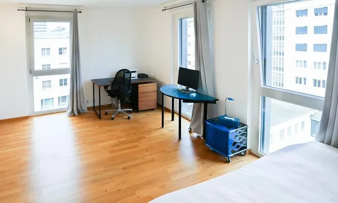 Недвижимость Apartment 4 rooms: 9