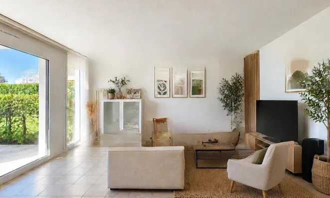 Недвижимость Apartment 4 rooms: 2