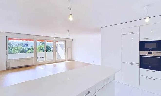 Недвижимость Apartment 4 rooms: 1