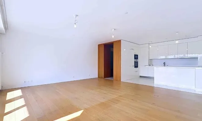 Недвижимость Apartment 4 rooms: 3