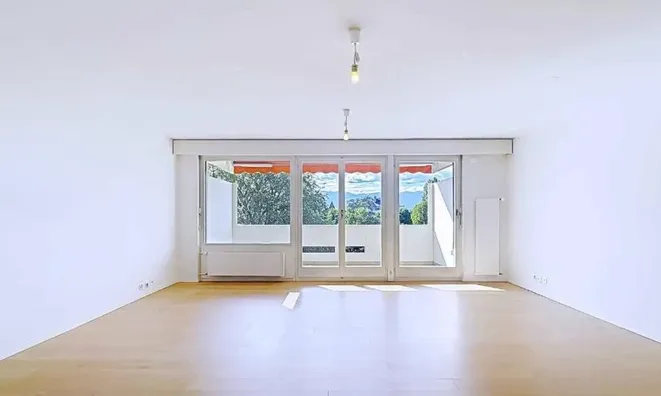 Недвижимость Apartment 4 rooms: 4