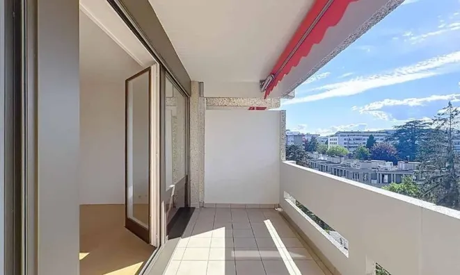 Недвижимость Apartment 4 rooms: 6