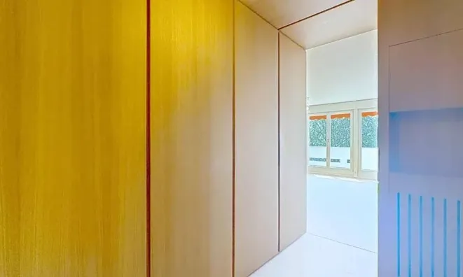 Недвижимость Apartment 4 rooms: 7