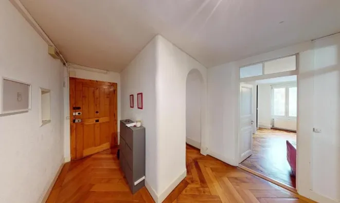 Недвижимость Apartment 8 rooms: 3