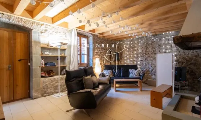 Недвижимость Single house 10 rooms: 1