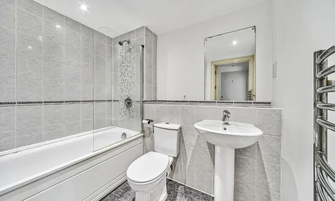 Недвижимость Warwick Building, 366 Queenstown Road: 2