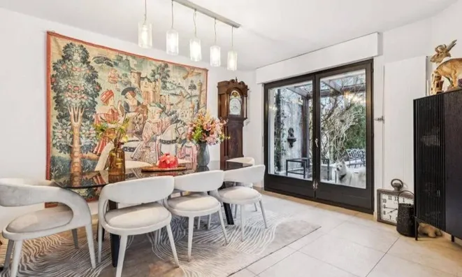 Недвижимость Bifamiliar house 6 rooms: 5