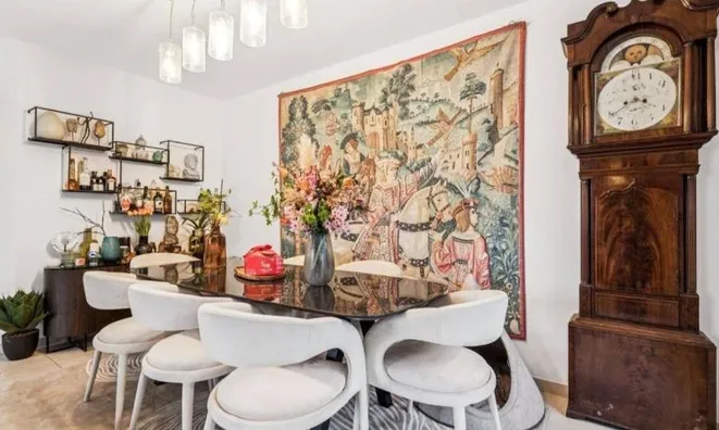 Недвижимость Bifamiliar house 6 rooms: 6