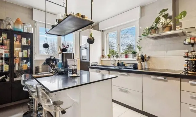 Недвижимость Bifamiliar house 6 rooms: 8