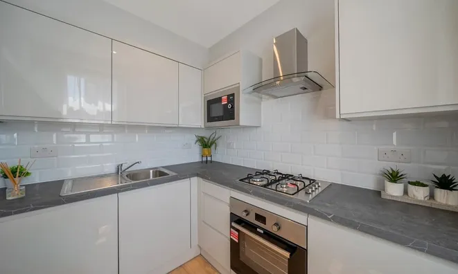 Недвижимость Cormont Road, Camberwell: 16