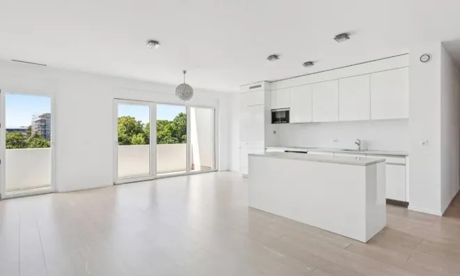 Недвижимость Apartment 5 rooms: 1