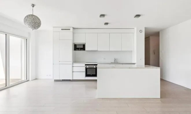 Недвижимость Apartment 5 rooms: 2