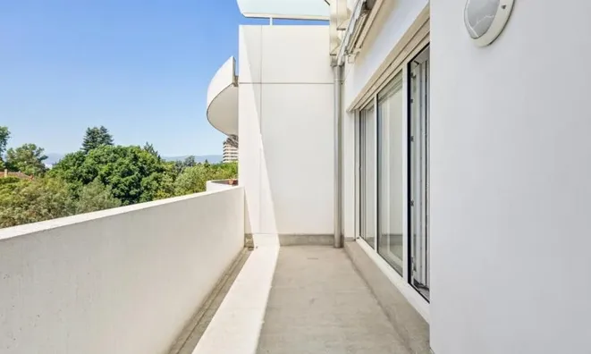 Недвижимость Apartment 5 rooms: 5
