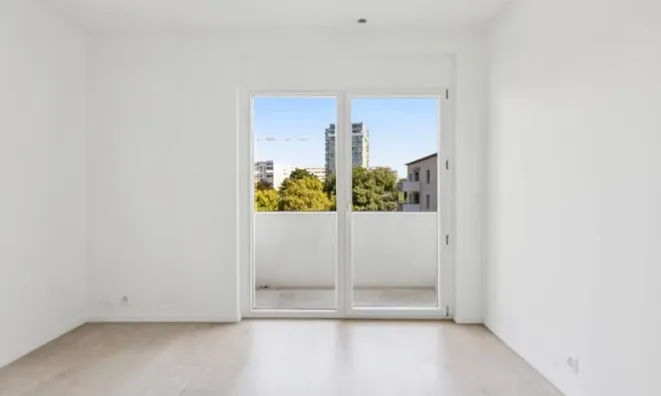 Недвижимость Apartment 5 rooms: 7
