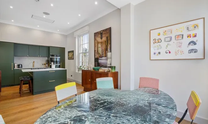 Недвижимость Cathcart Road: 16