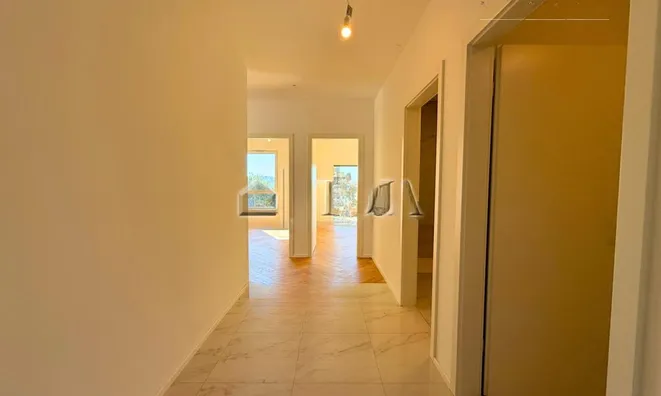 Недвижимость Three-room apartment in Shmari: 13
