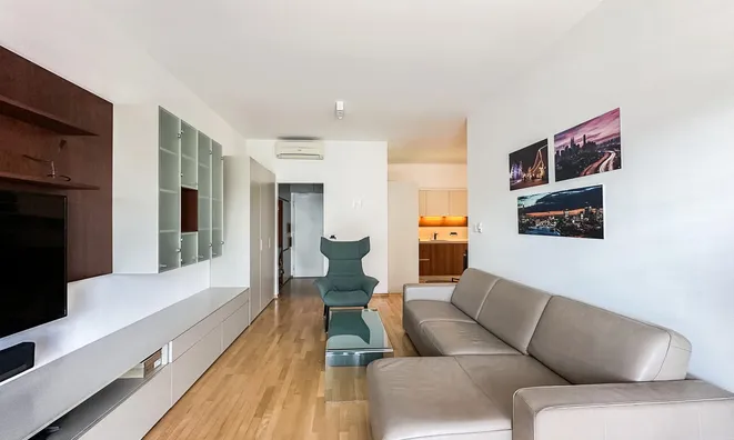 Недвижимость Apartment, 4-room Zelena Yama: 4