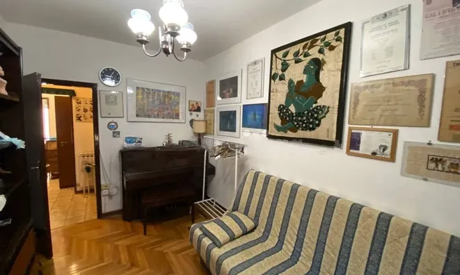 Недвижимость Three-room apartment in the city center: 12