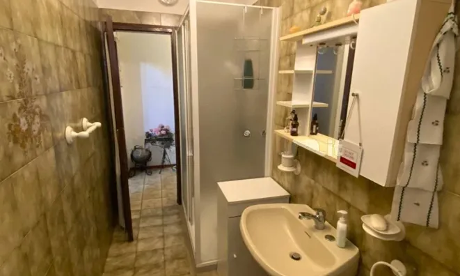 Недвижимость Three-room apartment in the city center: 15