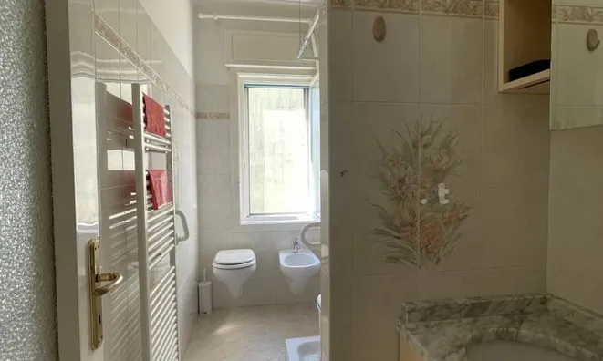 Недвижимость Three-room apartment in the center: 6