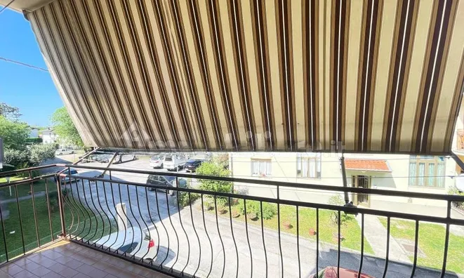 Недвижимость Three-room apartment in the center: 7