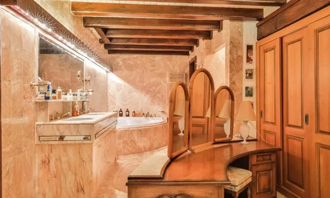 Недвижимость Single house 12 rooms: 9