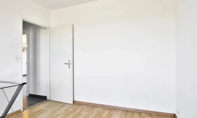 Недвижимость Apartment 5 rooms: 7
