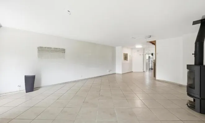 Недвижимость Apartment 6 rooms: 4