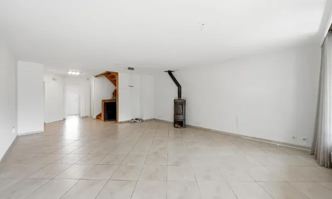Недвижимость Apartment 6 rooms: 6