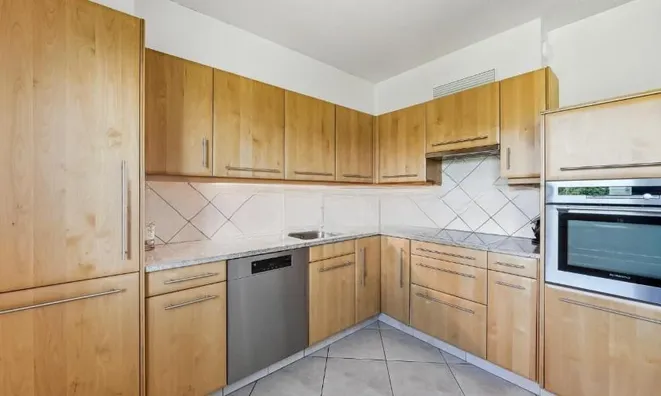 Недвижимость Apartment 6 rooms: 9