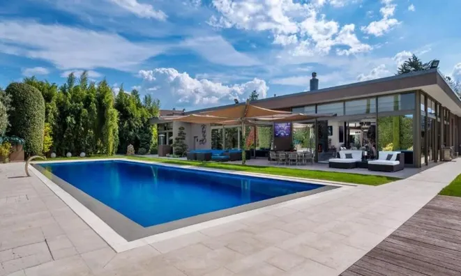 Недвижимость Single house 17 rooms: 1