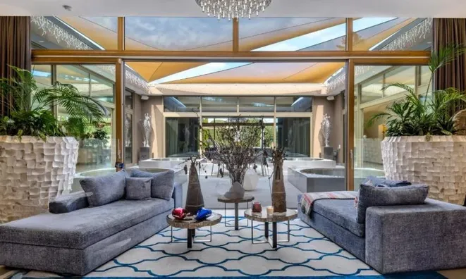 Недвижимость Single house 17 rooms: 6